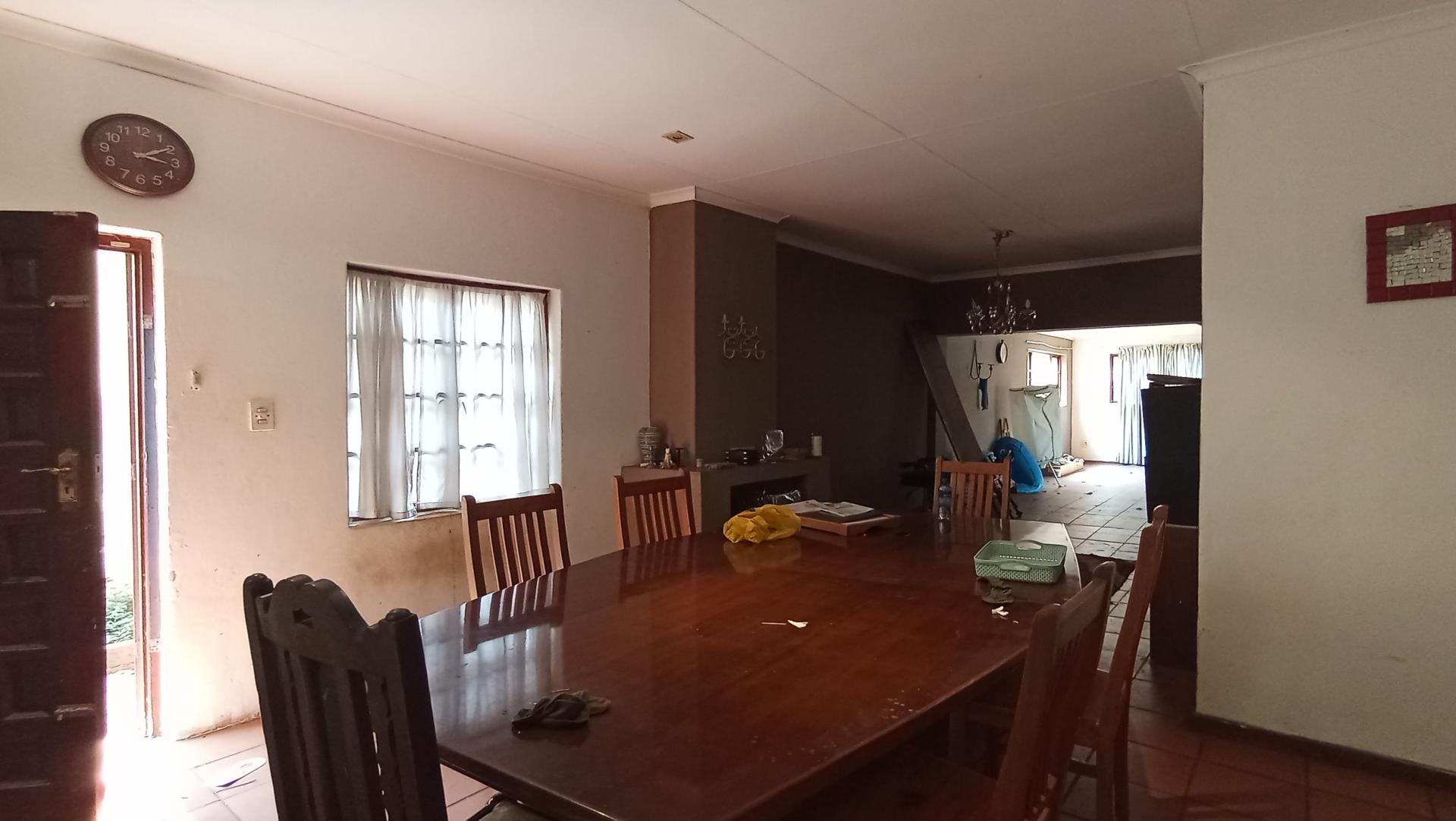 Dining Room - 17 square meters of property in Westdene (JHB)