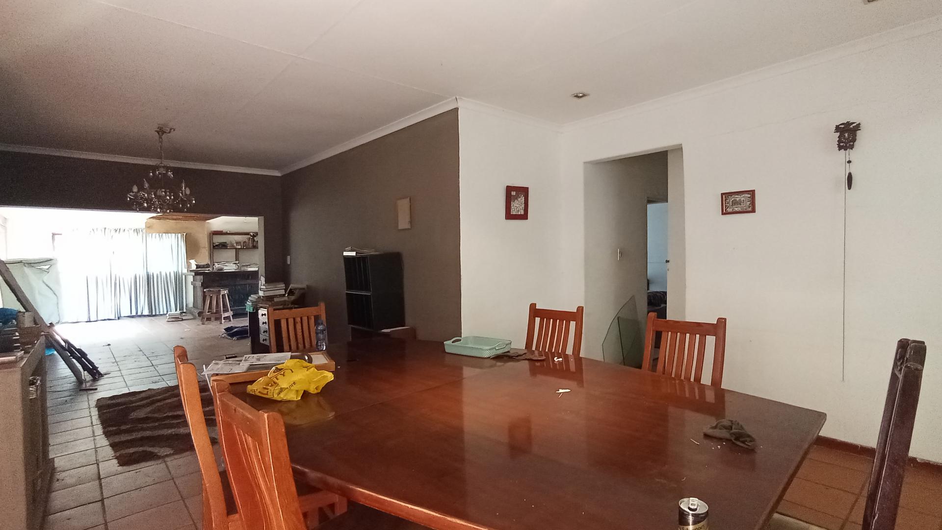 Dining Room - 17 square meters of property in Westdene (JHB)