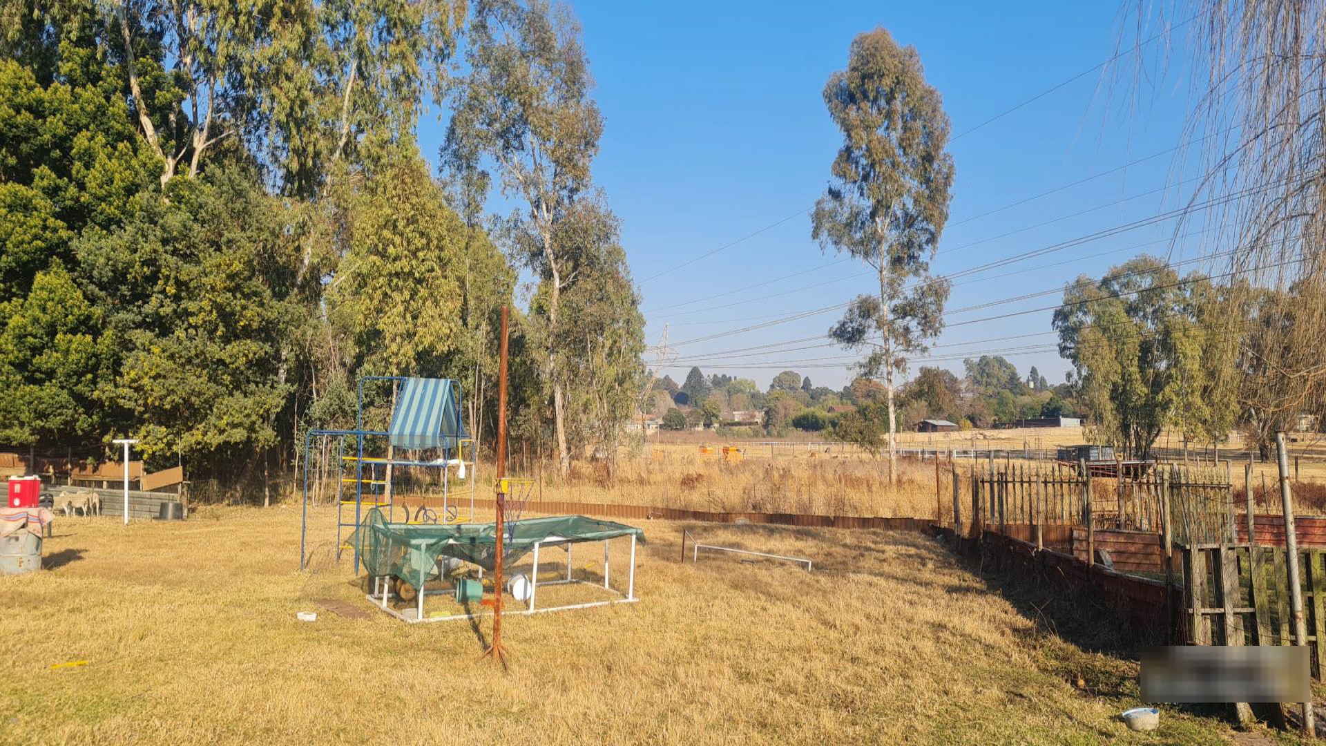 Spaces of property in Benoni