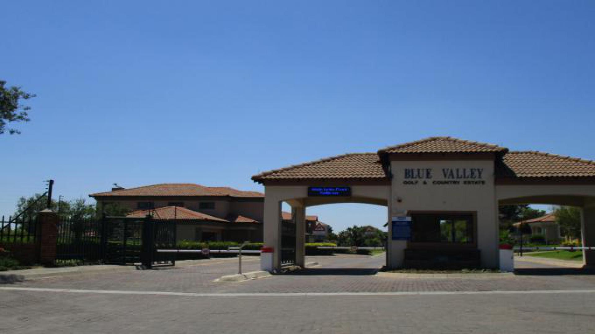 Front View of property in Blue Valley Golf Estate