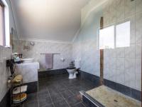 Bathroom 2 - 11 square meters of property in Inchanga