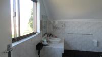 Main Bathroom - 11 square meters of property in Inchanga