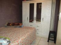 Bed Room 1 - 8 square meters of property in Klarinet