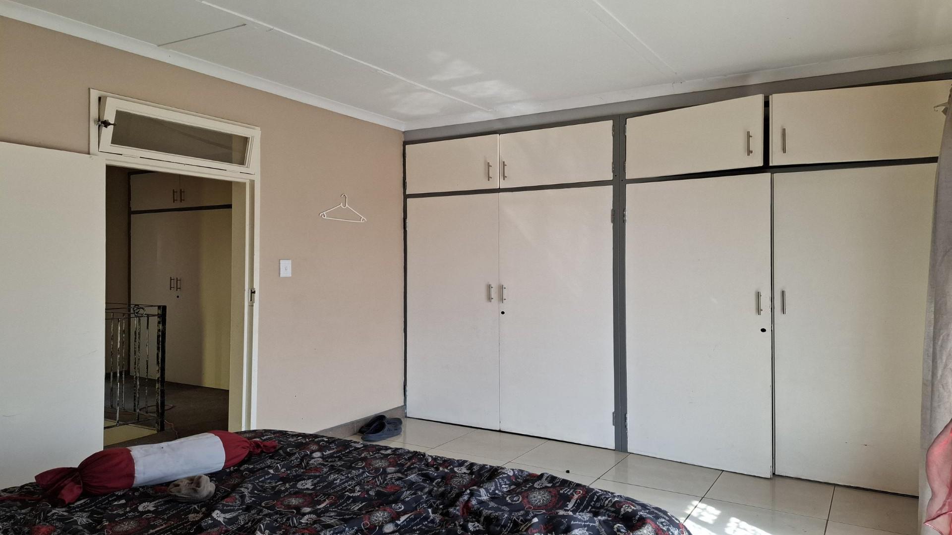 Bed Room 1 of property in Sonland Park