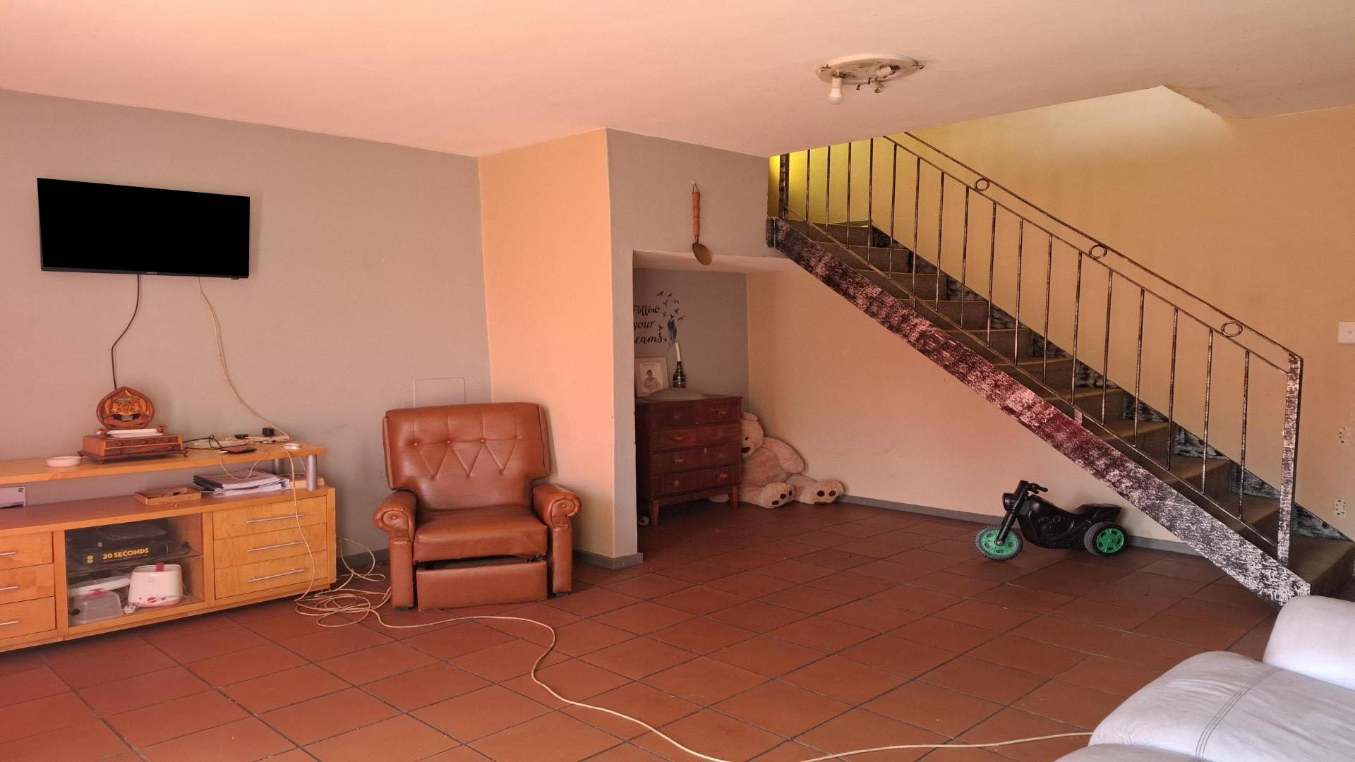 Lounges of property in Sonland Park