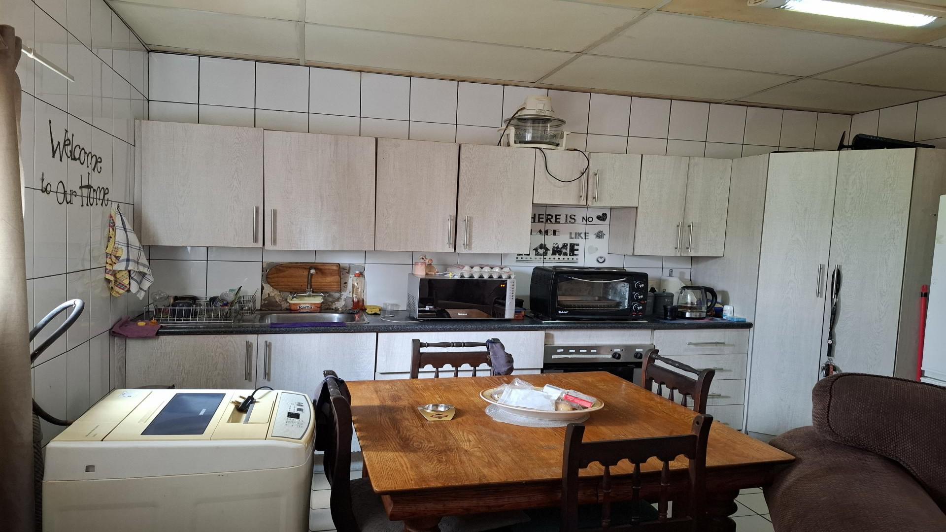 Dining Room of property in Sonland Park