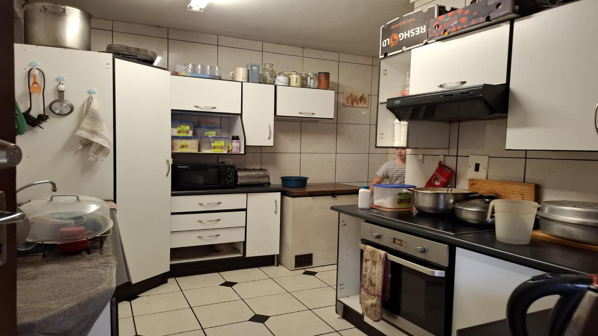 Kitchen of property in Sonland Park
