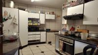 Kitchen of property in Sonland Park