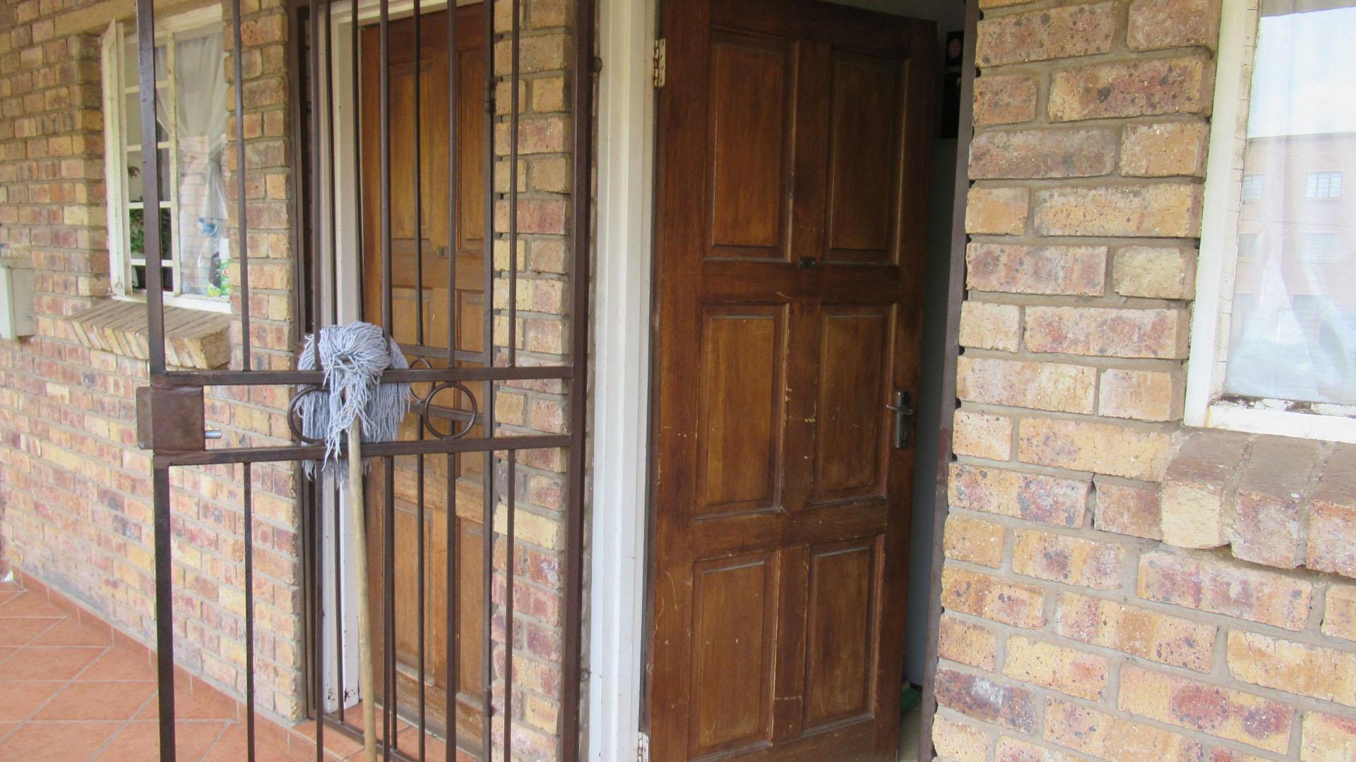 Front View of property in Kempton Park