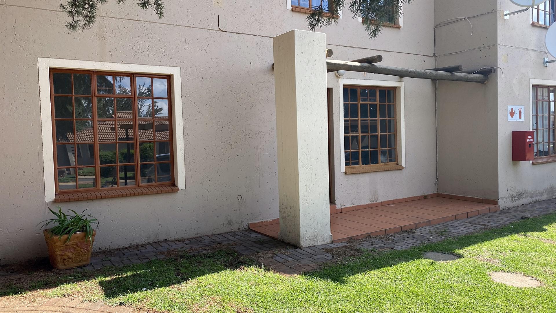 Front View of property in Roodepoort