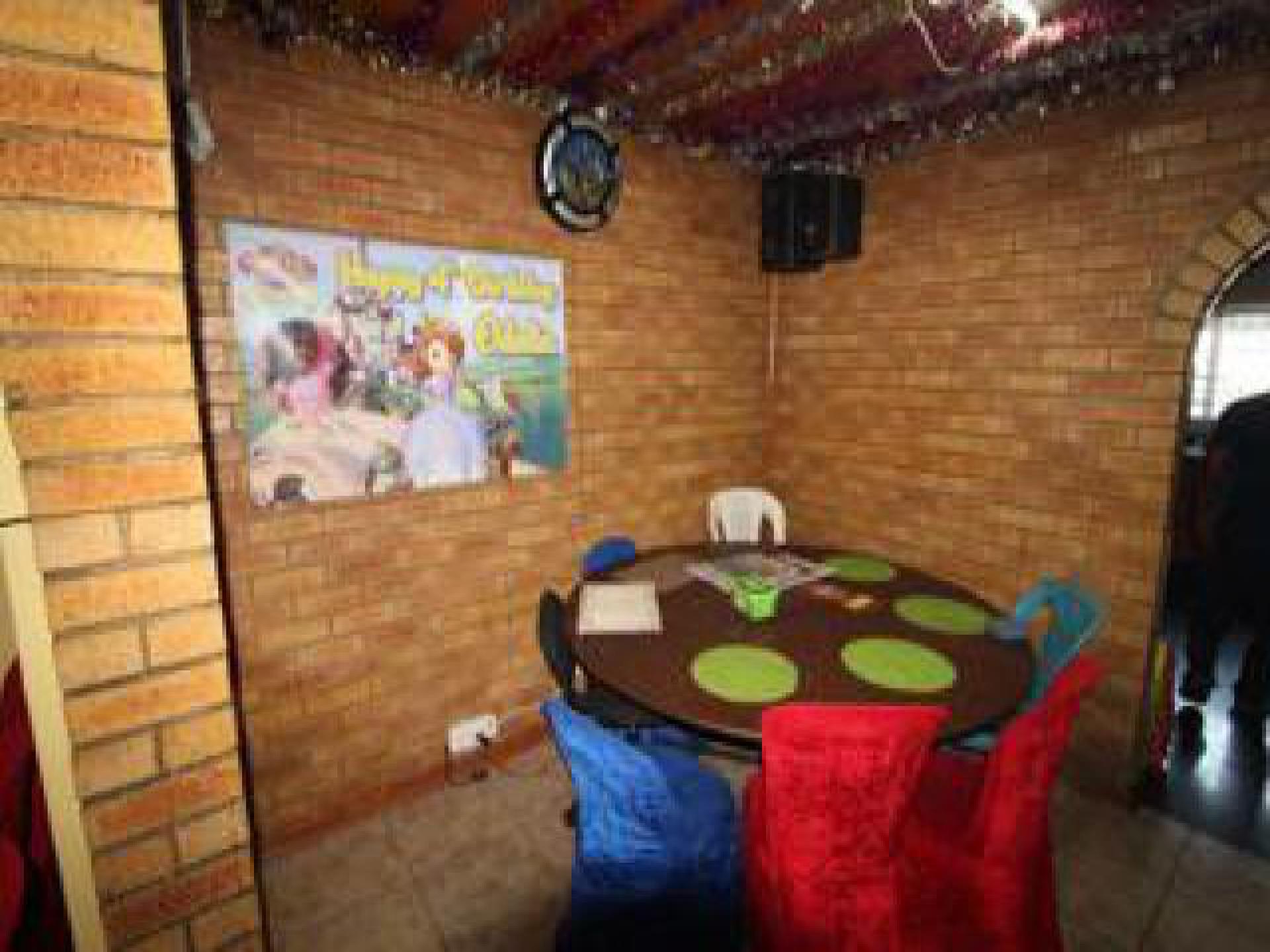 Dining Room of property in Chatsworth - KZN