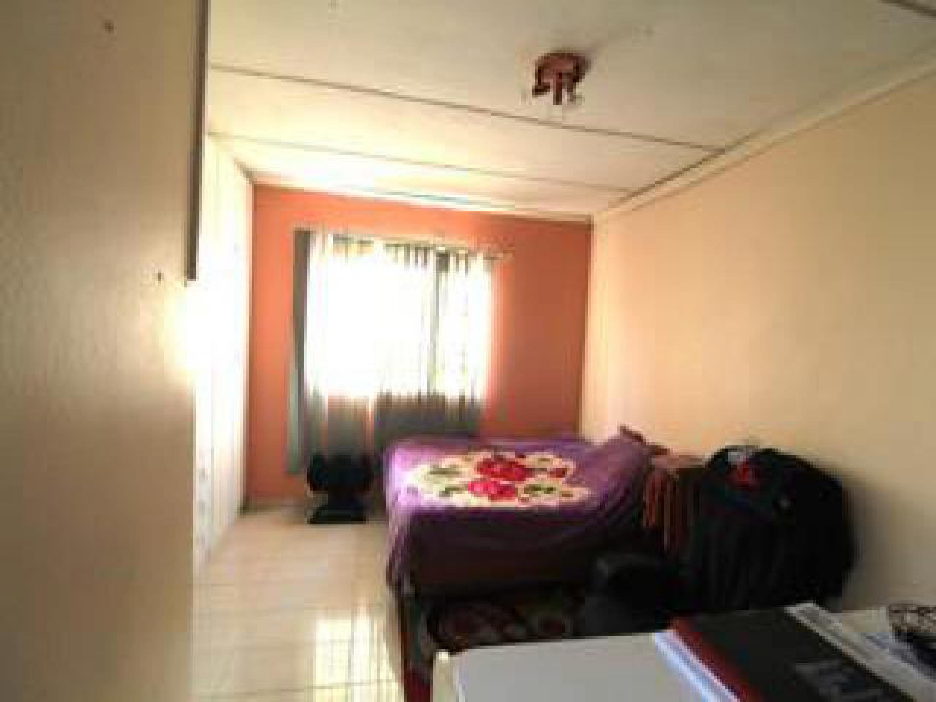 Bed Room 3 of property in Chatsworth - KZN