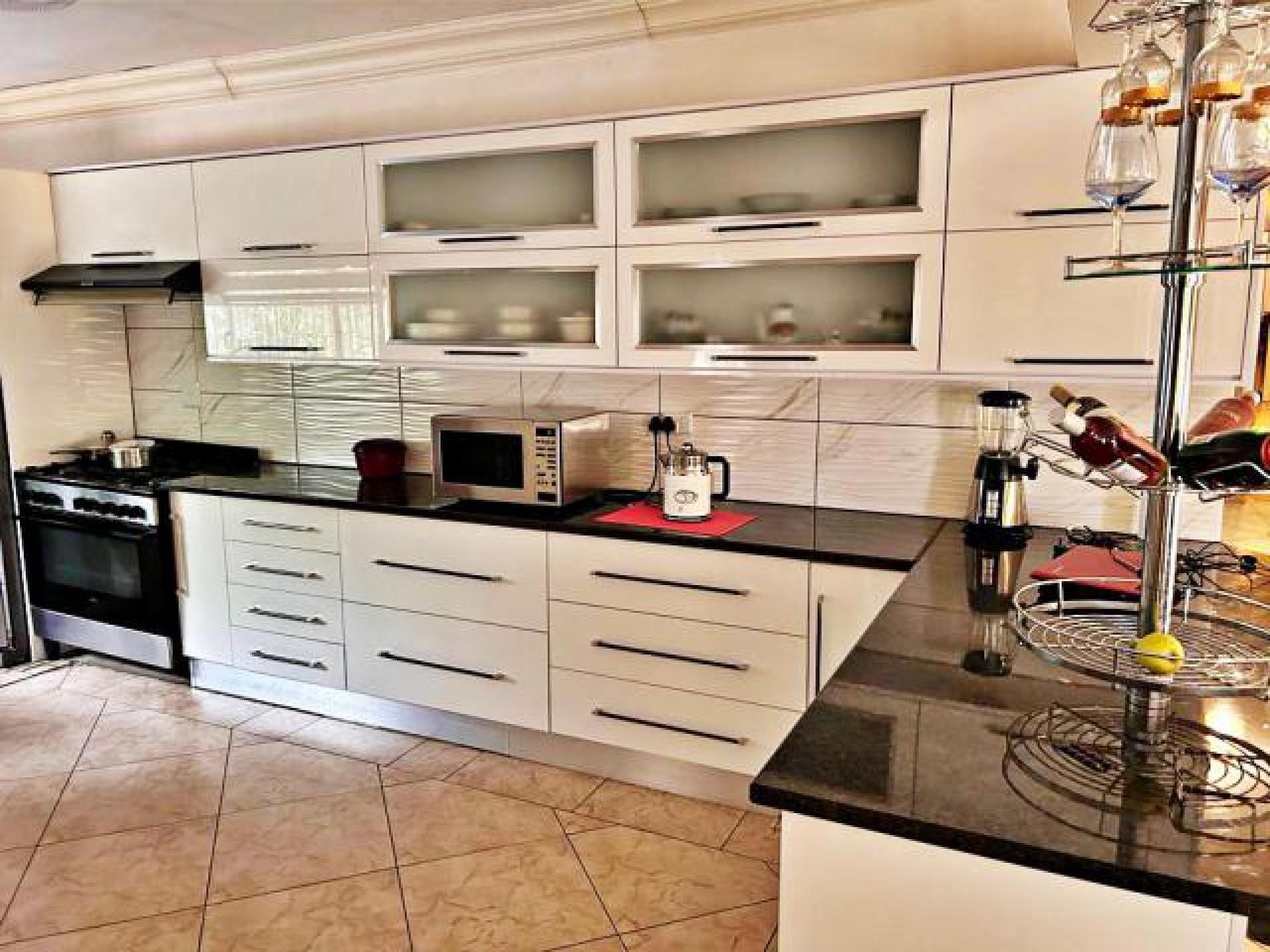 Kitchen of property in Pellissier
