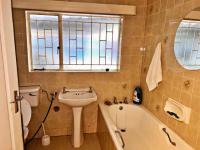 Bathroom 1 of property in Pellissier