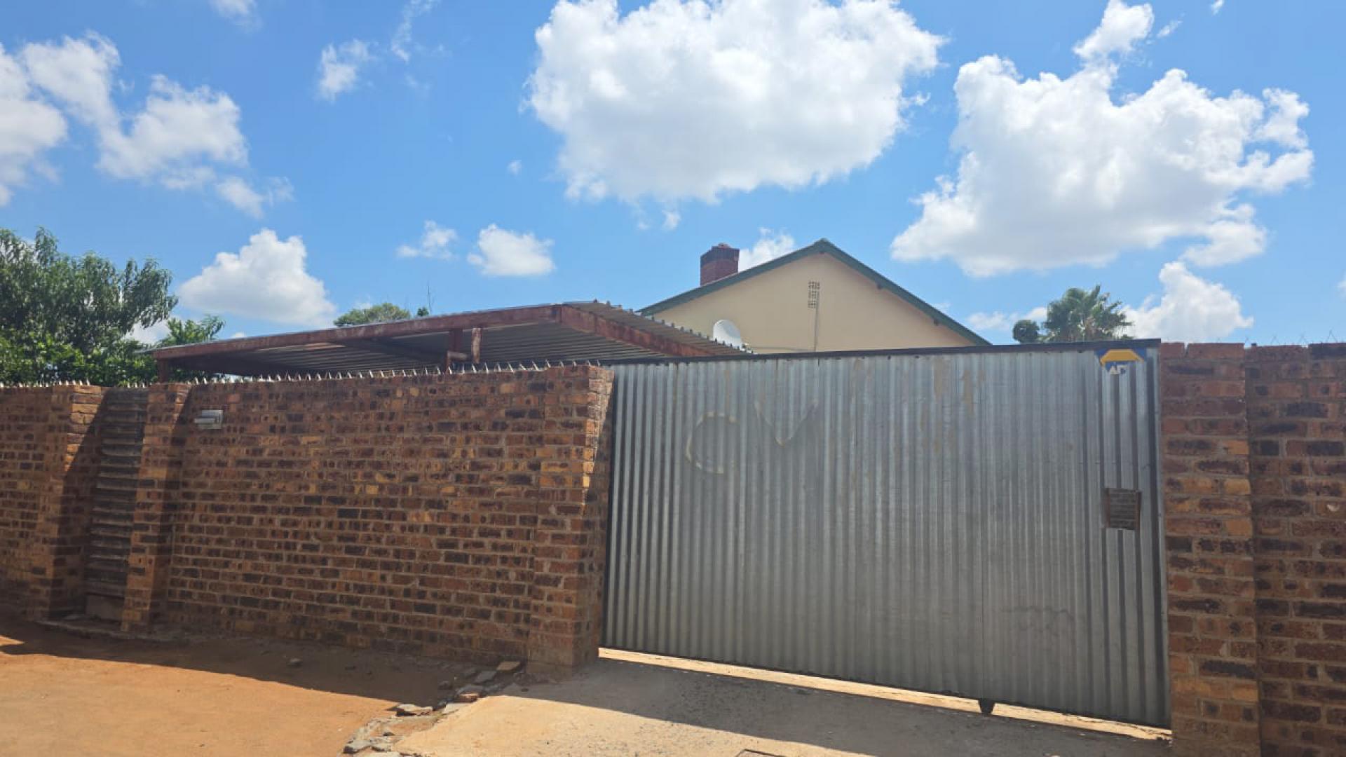 Front View of property in Beaconsfield