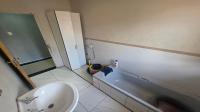 Bathroom 1 of property in Beaconsfield
