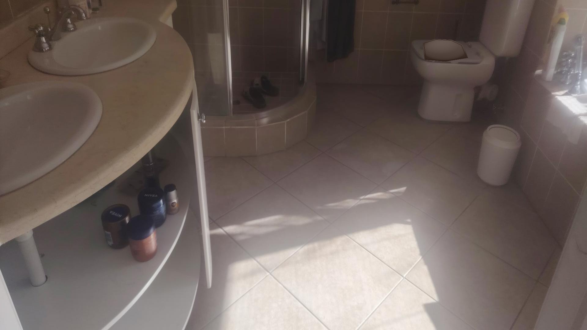 Bathroom 1 of property in Florida Park
