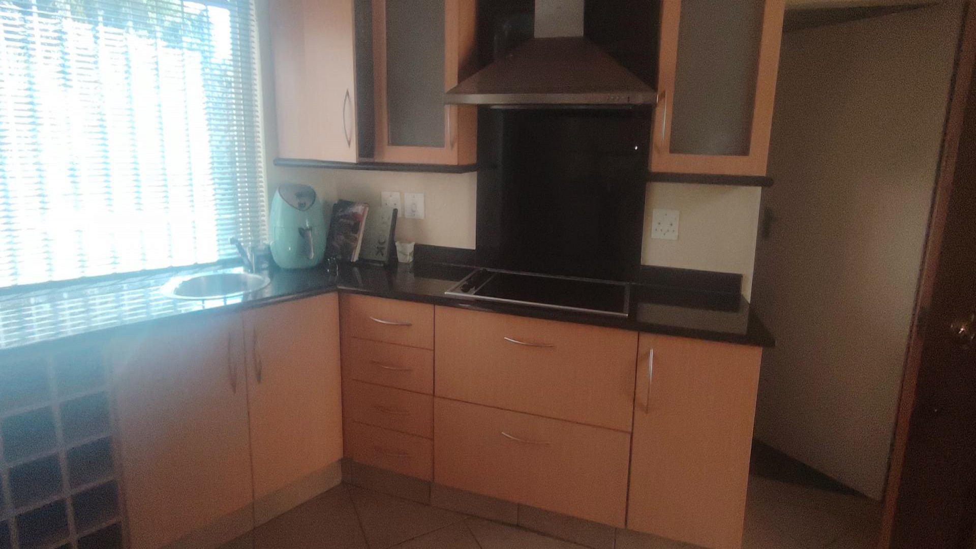 Kitchen of property in Florida Park