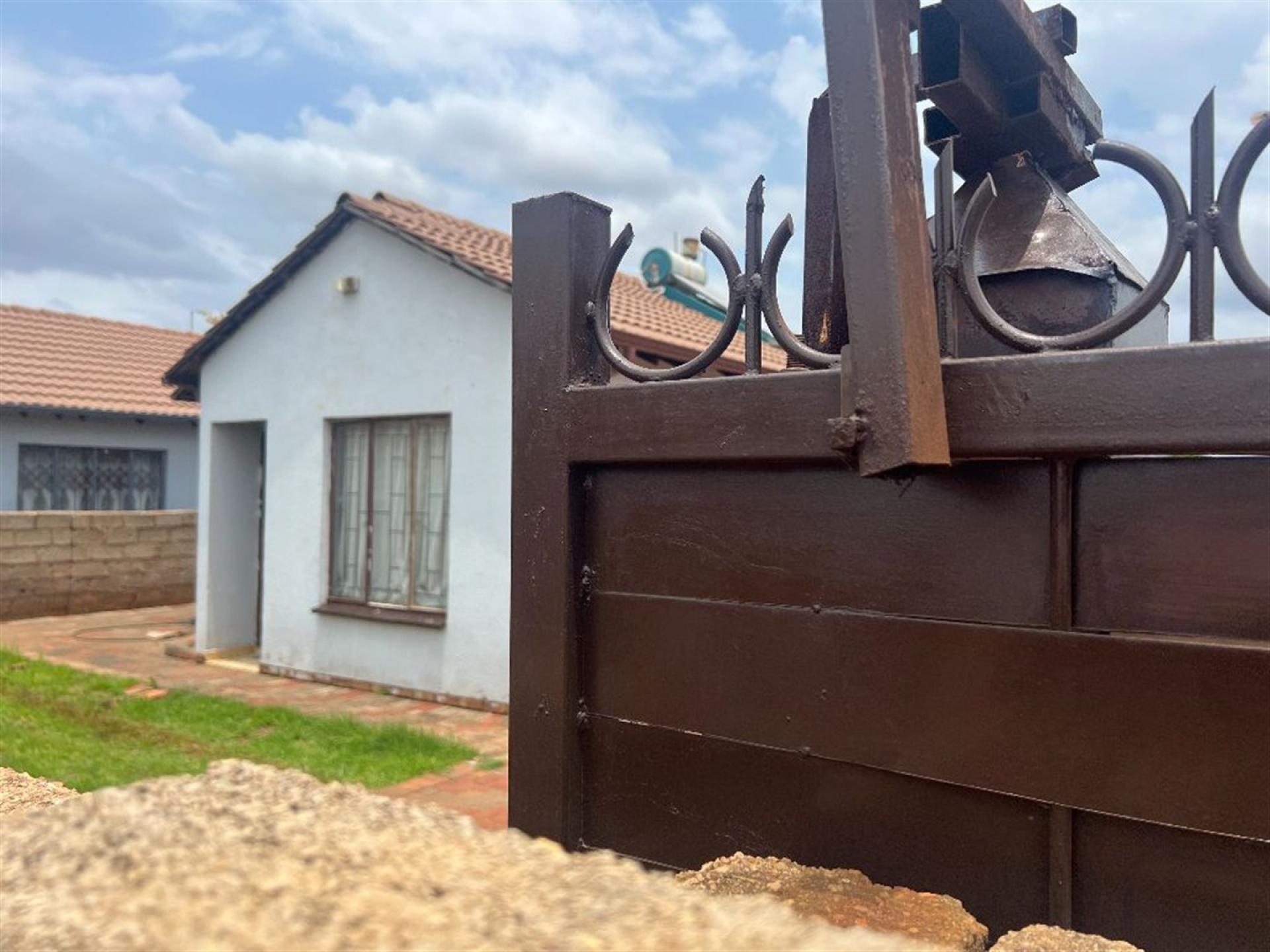 Front View of property in Soshanguve East