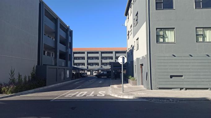 Standard Bank SIE Sale In Execution 2 Bedroom Sectional Title for Sale in Bellville - MR423470