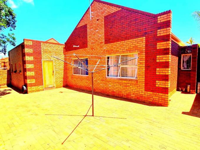 3 Bedroom Simplex for Sale For Sale in Polokwane - MR423911