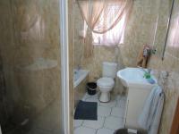 Bathroom 1 - 7 square meters of property in Birchleigh North