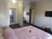 Main Bedroom - 24 square meters of property in Birchleigh North