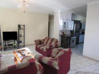 Lounges - 22 square meters of property in Birchleigh North
