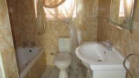 Bathroom 1 - 7 square meters of property in Birchleigh North