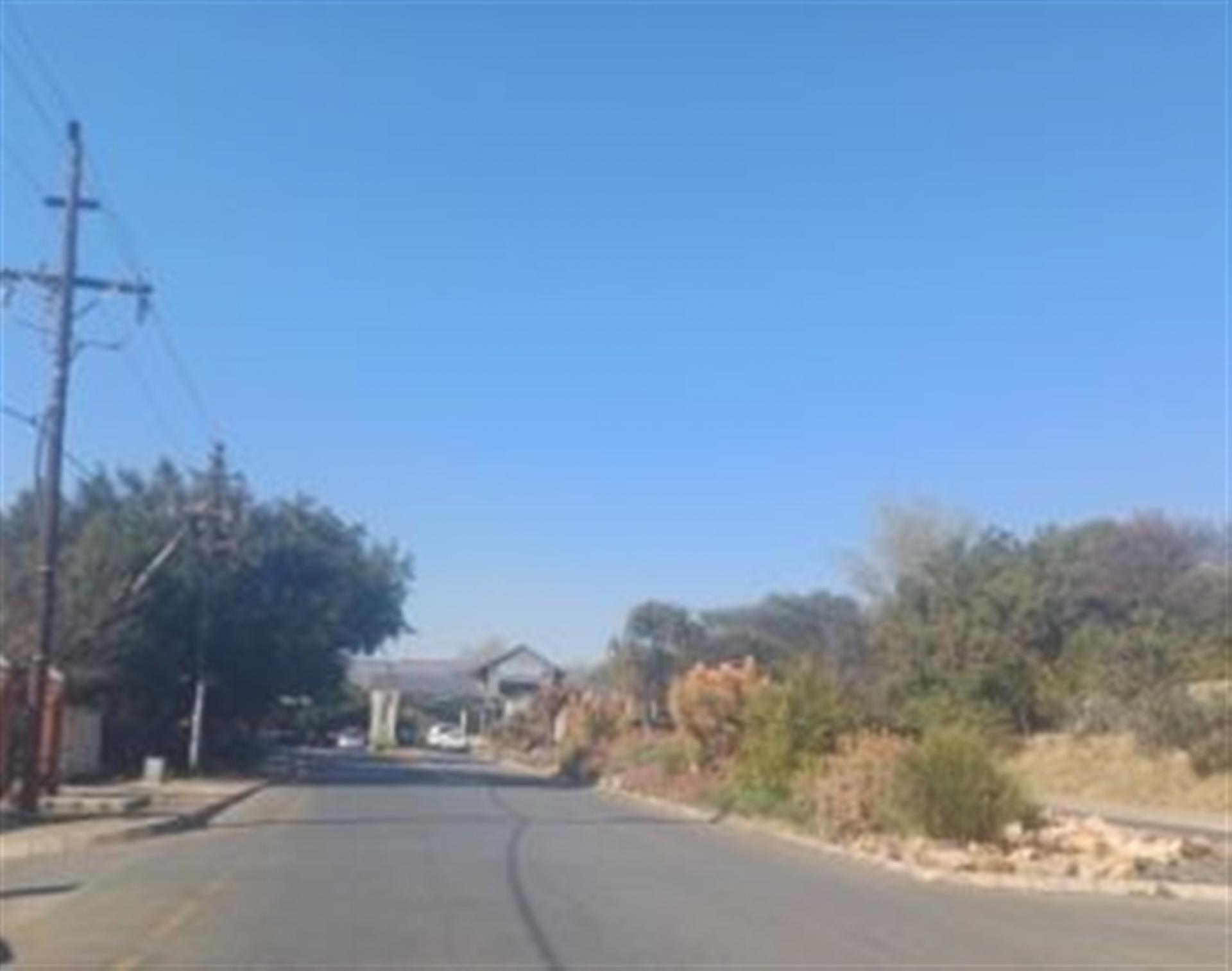 Front View of property in Featherbrooke Estate