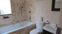 Bathroom 1 - 5 square meters of property in Lakefield