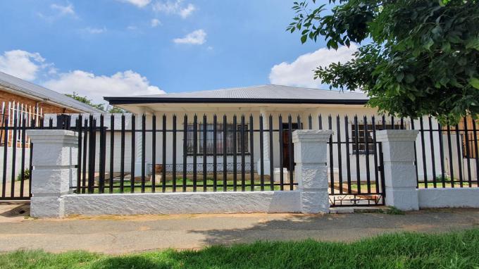 3 Bedroom House for Sale For Sale in Forest Hill - JHB - Private Sale - MR425004