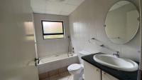 Bathroom 1 - 5 square meters of property in Bedfordview