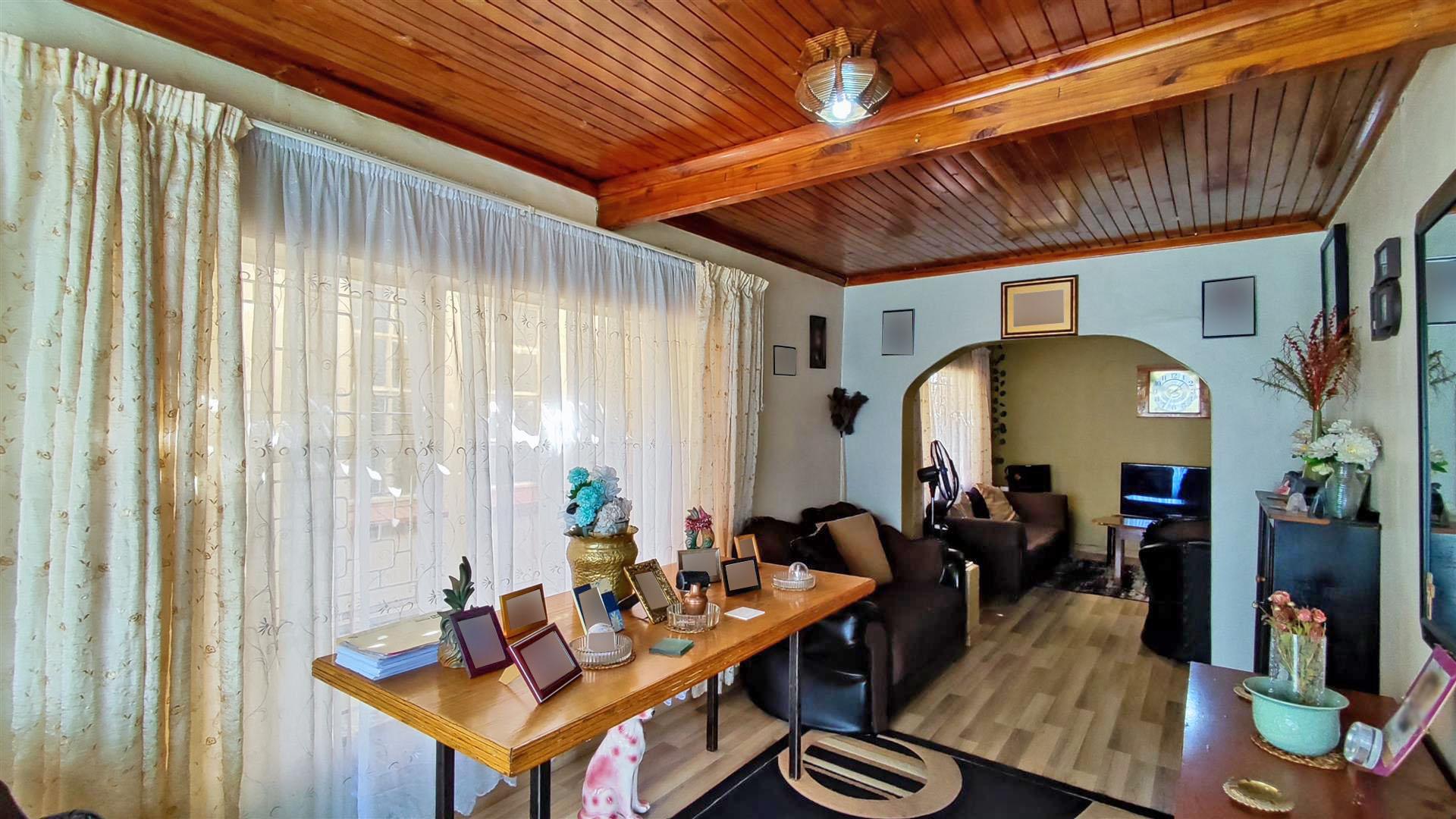 TV Room - 17 square meters of property in Reiger Park