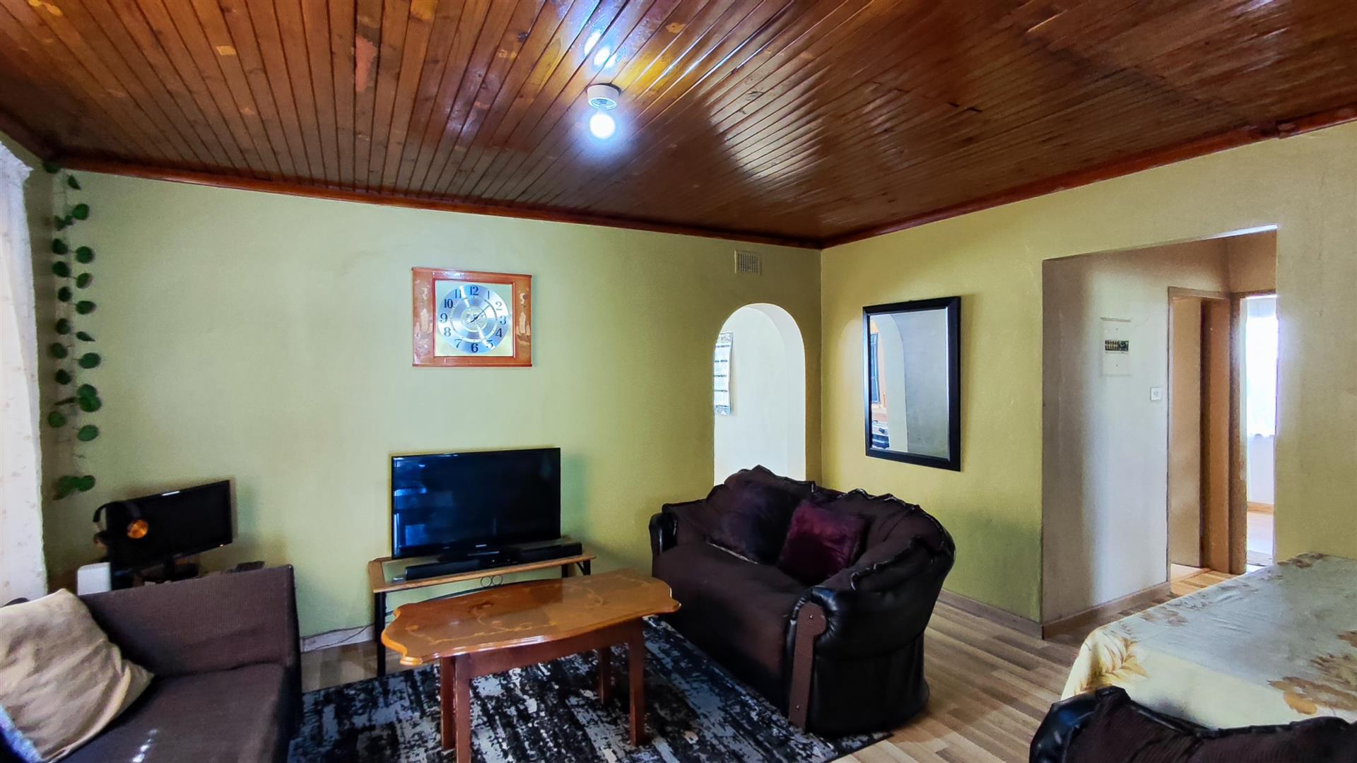 Lounges - 20 square meters of property in Reiger Park