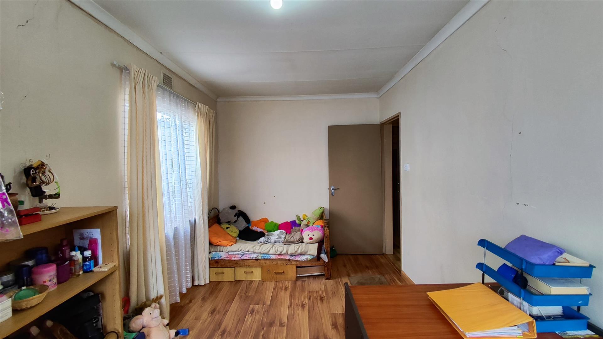 Bed Room 1 - 16 square meters of property in Reiger Park