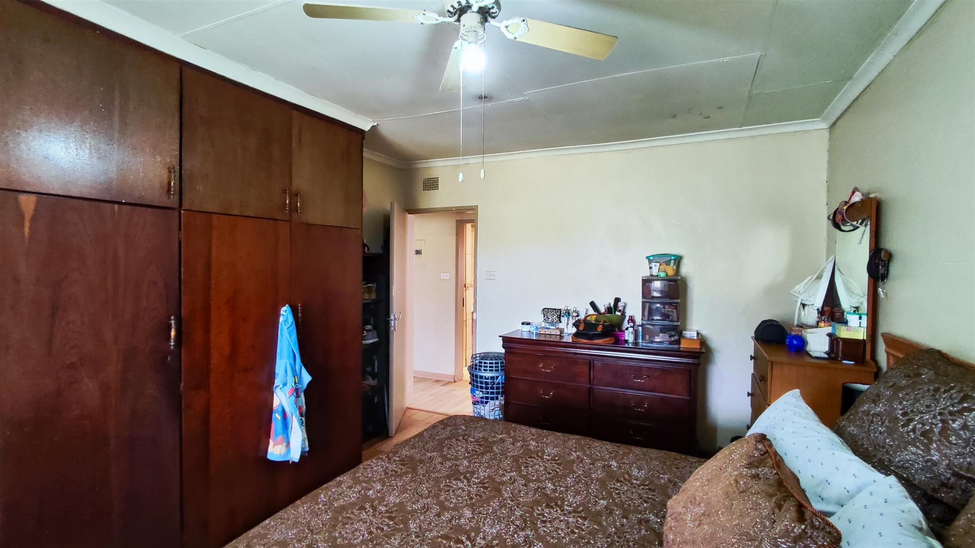 Bed Room 2 - 18 square meters of property in Reiger Park