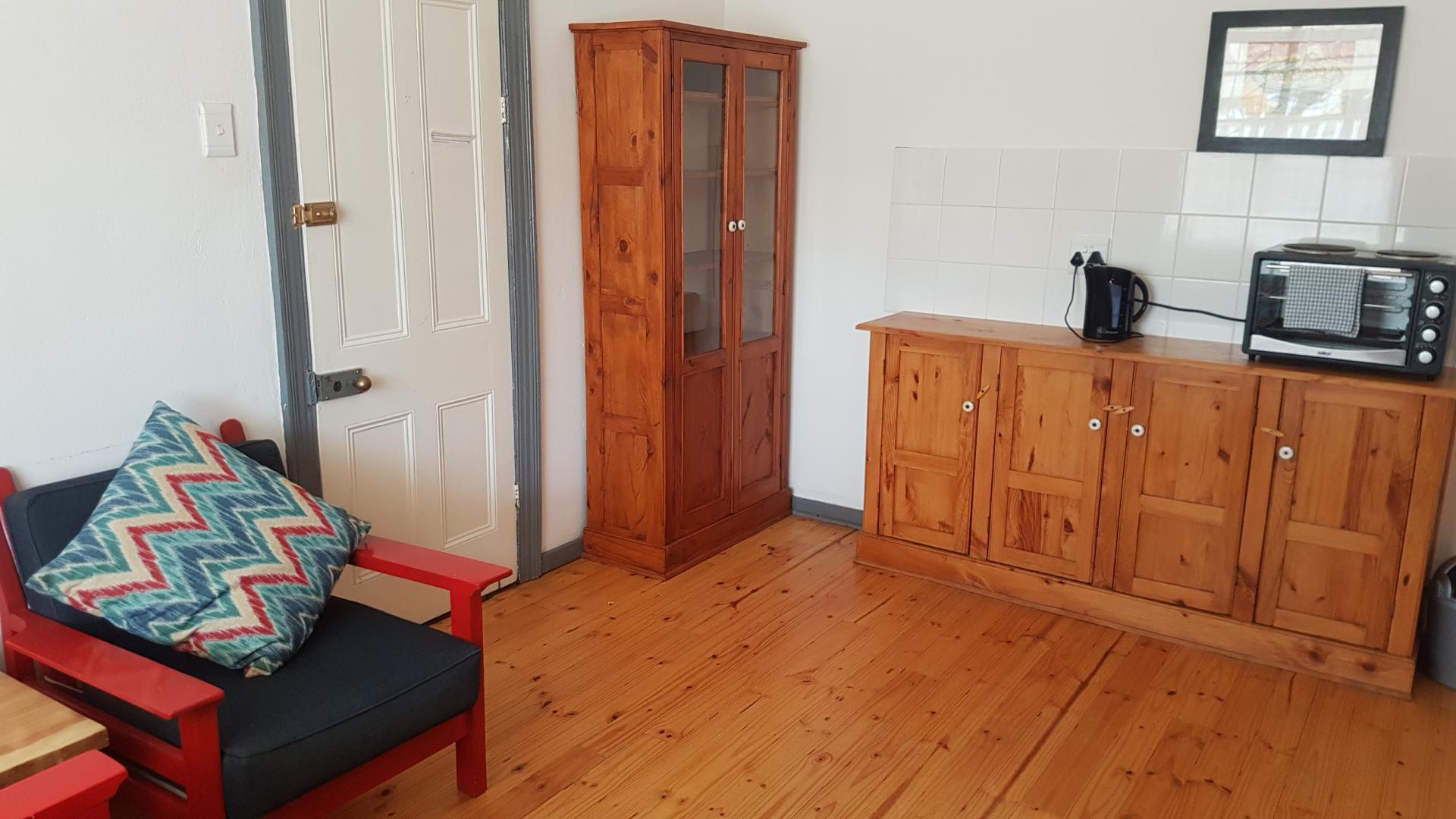 6 Bedroom Guest House for Sale For Sale in De Aar Private