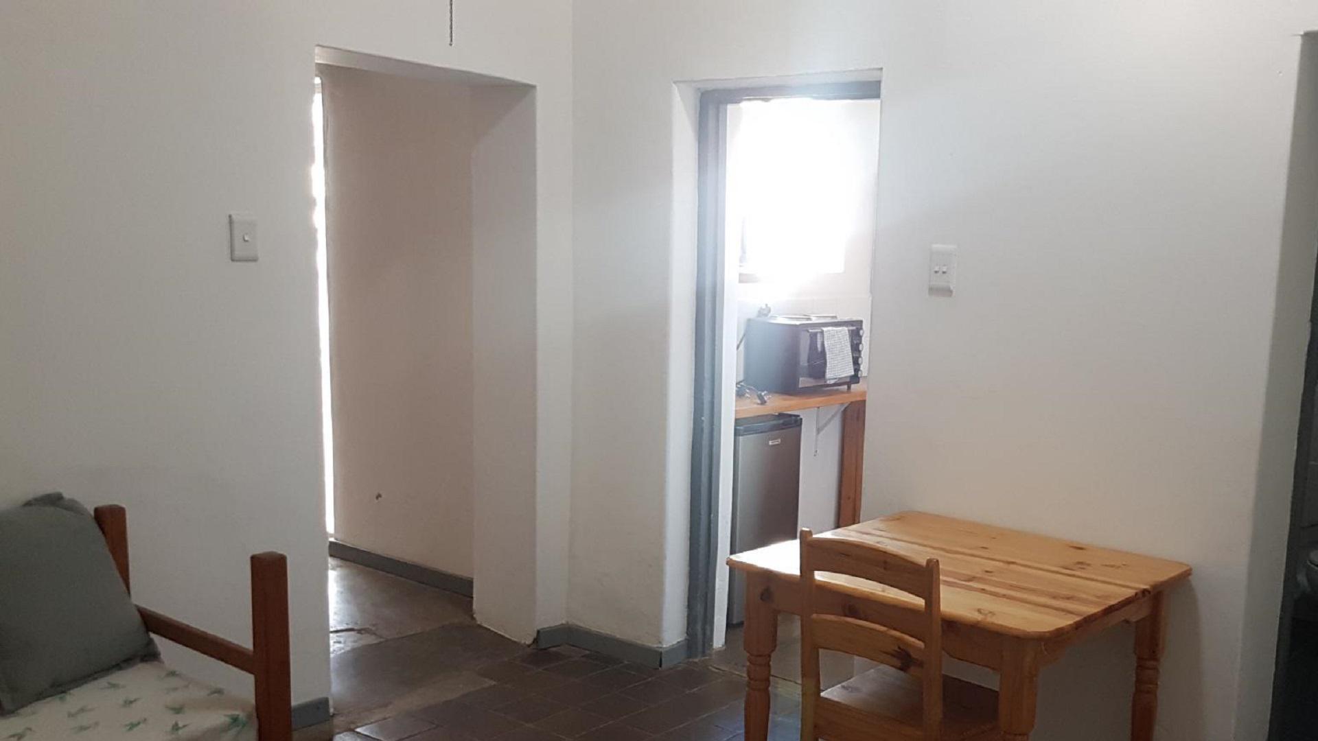 6 Bedroom Guest House for Sale For Sale in De Aar Private