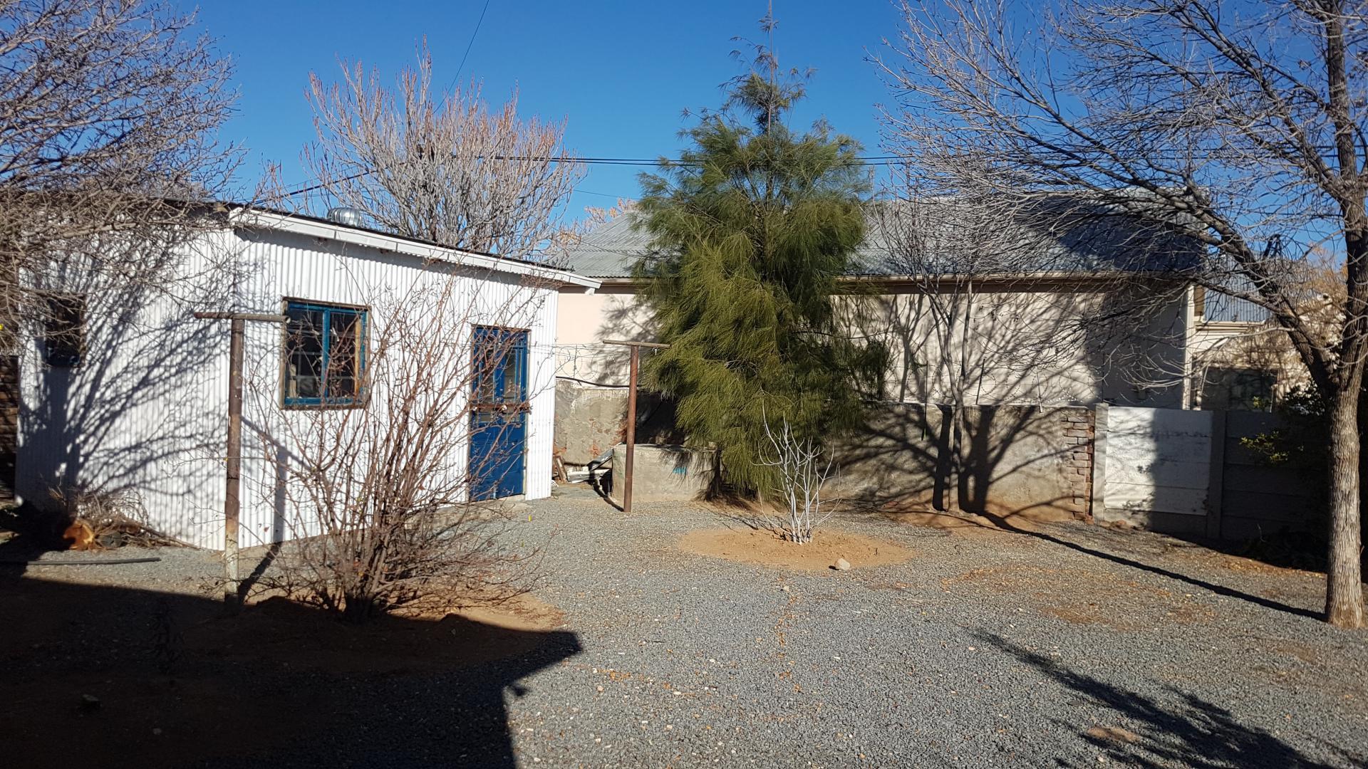 6 Bedroom Guest House for Sale For Sale in De Aar Private