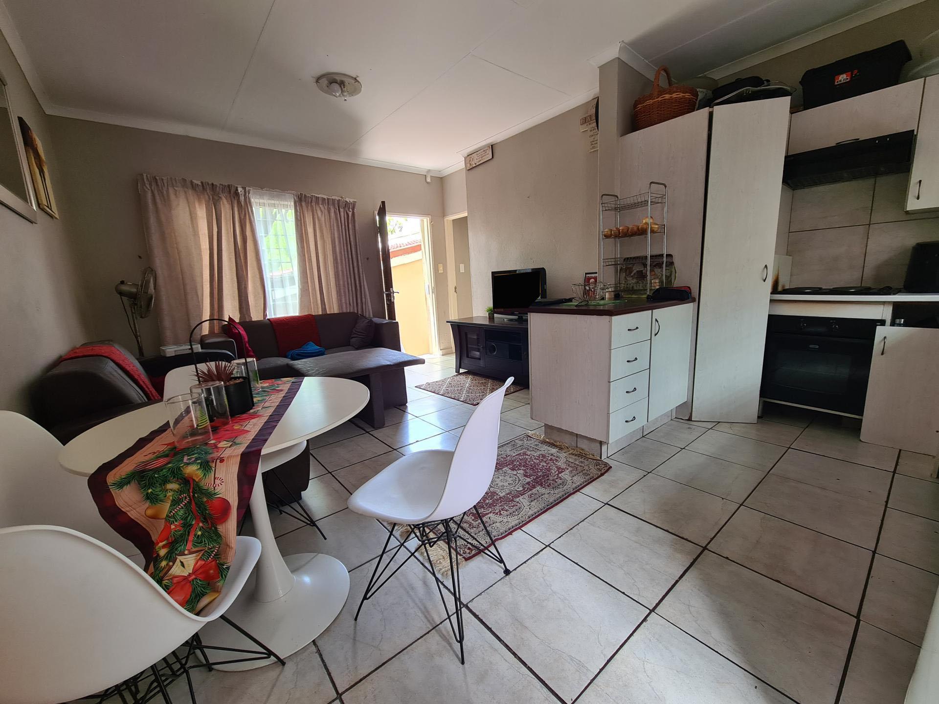 Dining Room of property in Sonheuwel