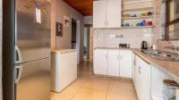 Kitchen of property in Forest Heights