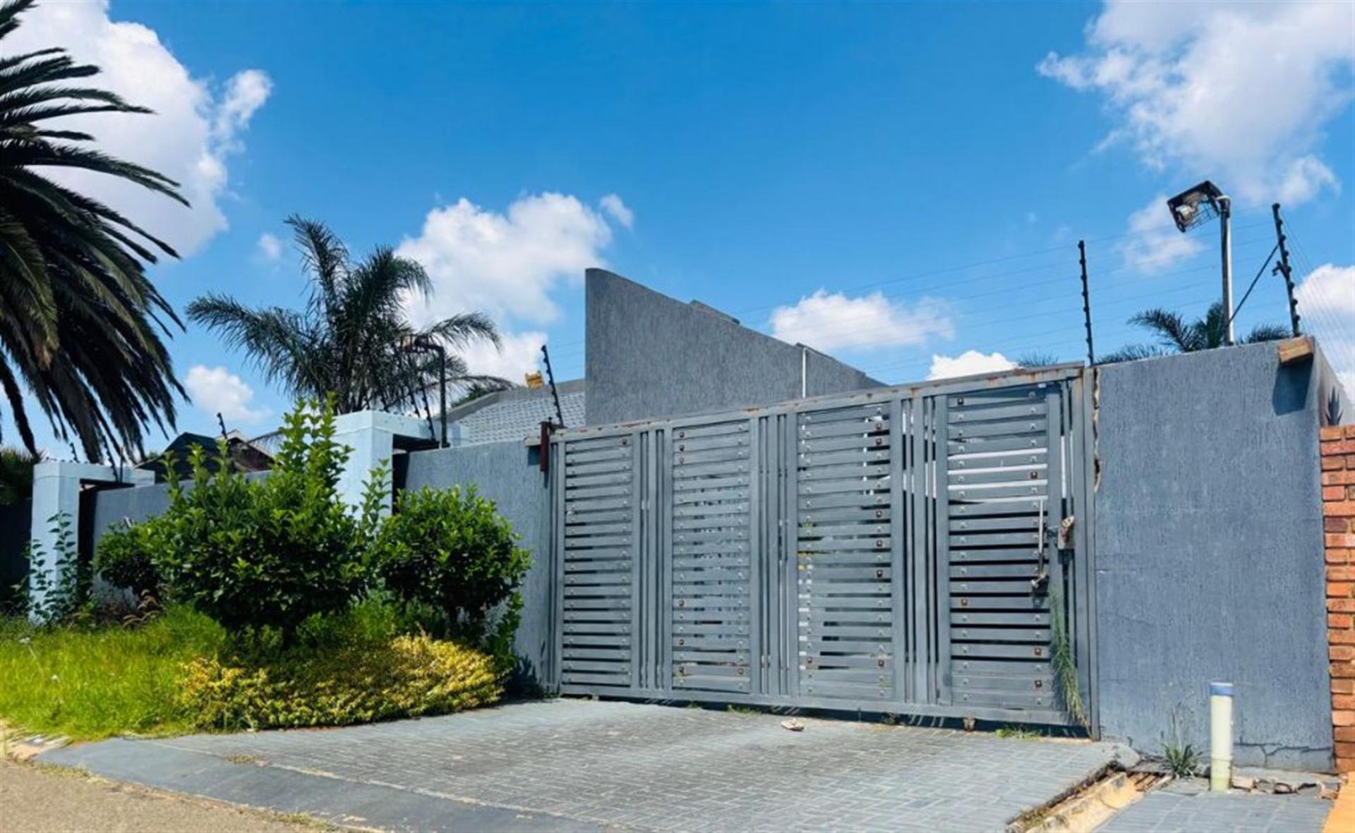 Front View of property in Lenasia South