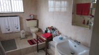 Main Bathroom - 11 square meters of property in Duncanville