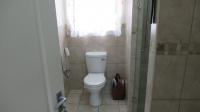 Main Bathroom - 6 square meters of property in Brentwood Park AH