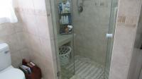 Main Bathroom - 6 square meters of property in Brentwood Park AH