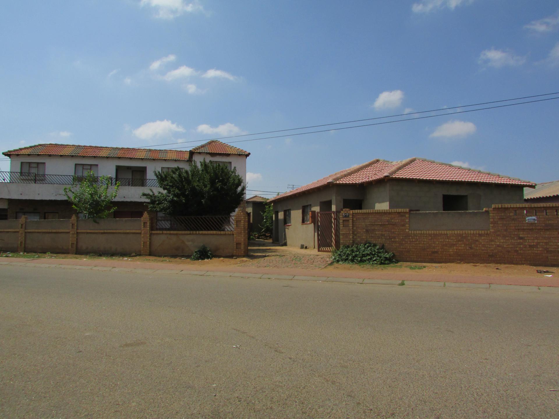 7 Bedroom House for Sale and to Rent For Sale in Soweto MR