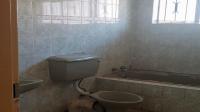 Main Bathroom of property in Spruitview