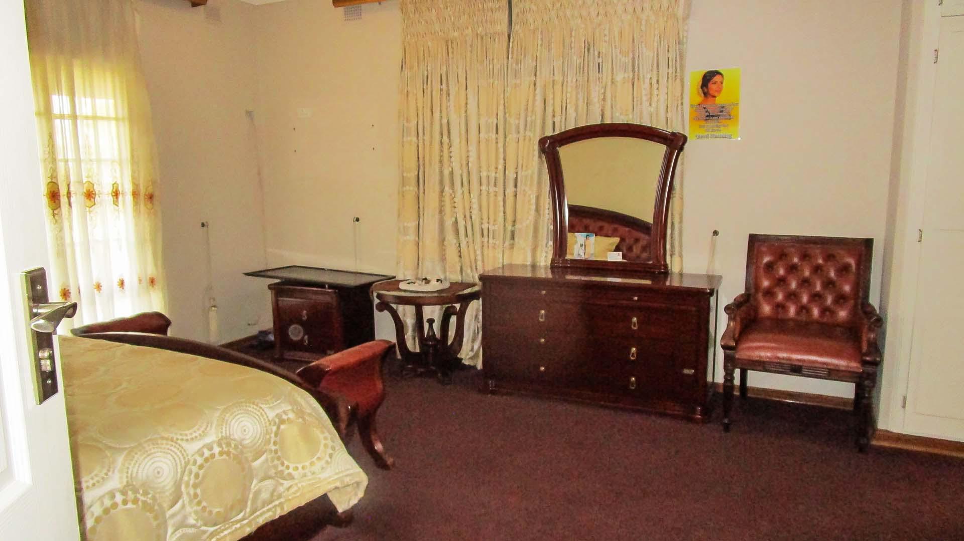 Main Bedroom - 36 square meters of property in Sezela