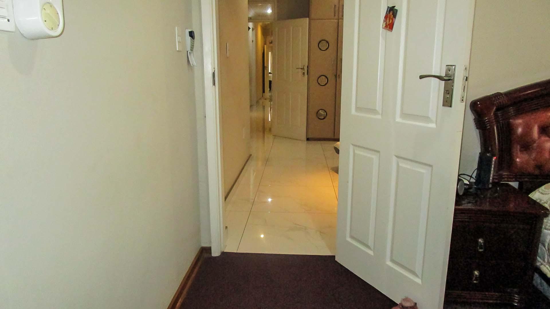 Main Bedroom - 36 square meters of property in Sezela